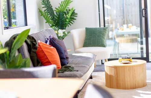 Riccarton Apartment | Gateway to Hagley park - 2 bed w/carpark