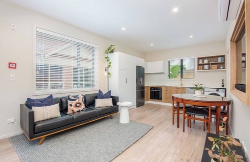 North Dunedin Apartment | George Little: Stylish, Peaceful & Convenient