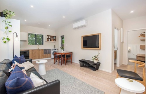 North Dunedin Apartment | George Little: Stylish, Peaceful & Convenient