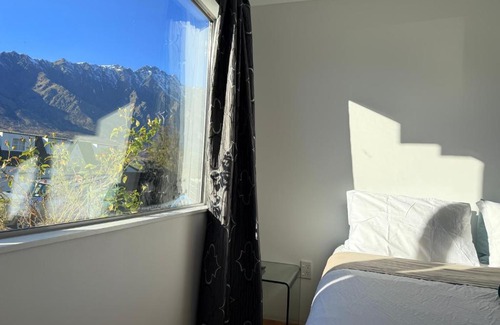 Frankton Cabin | Glacier Blue House