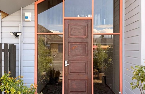 Frankton Cabin | Glacier Blue House
