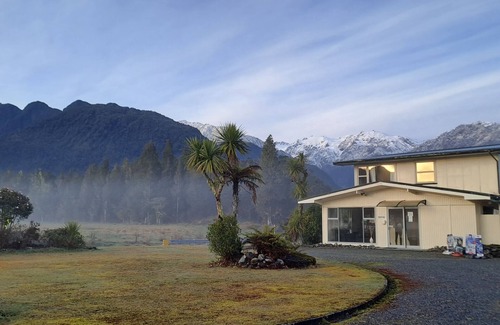Franz Josef Glacier Hotel | Glacier View Motel