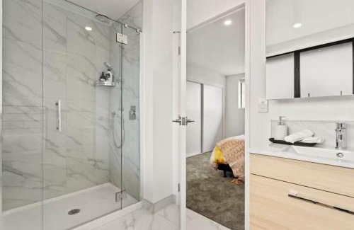 Henderson House | Gorgeous 2 Bed Henderson Stay