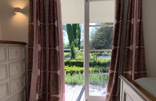 Puketapu House | Gorgeous cottage set in spacious rural Hawkes Bay garden