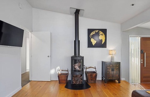 Glendowie House | Gorgeous Family Home | Fully Fenced & Toys