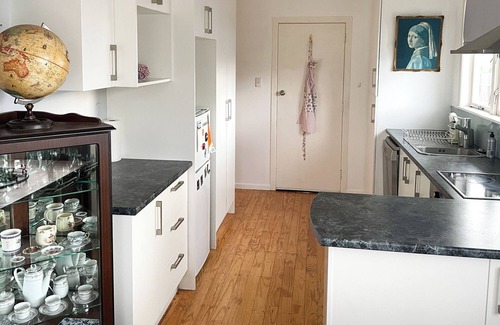 Te Atatu South House | Great location! 5 min walk to supermarket and bus stops. 15 min drive to town!