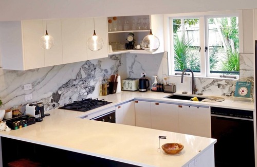 New Windsor House | Guest Favourite|House+Studio | New Reno|1200m²Land