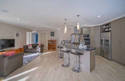 Hahei House | HaHei Haven - with BBQ, Relaxed Coastal Living