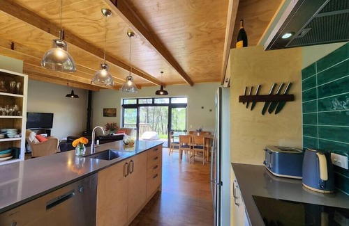 Hahei House | Hahei Hideout Retreat - private and surrounded by bush. Pond and small orchard