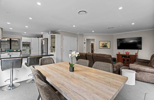 Hamilton House | Hamilton Hideout