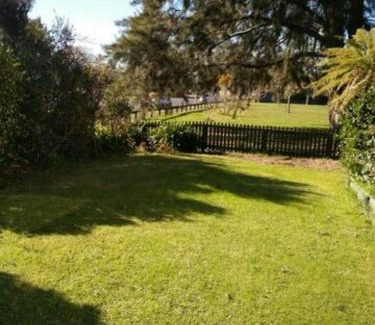 Hamilton Lake House | Hamilton KiWi home 4 mins walk to Waikato hospital Hamilton