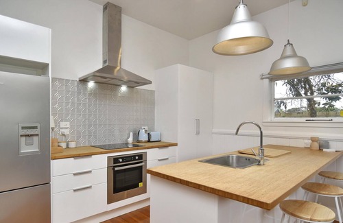 Saint Albans House | Hampstead Cottage - Holiday Home located in St Albans