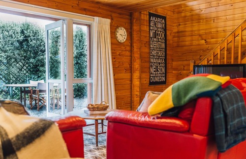 Hanmer Springs House | HANMER HAVEN, pet friendly, with a garden in Hanmer Springs