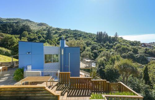 Lyttelton House | Harbour Crest Retreat - Lyttelton Holiday Home