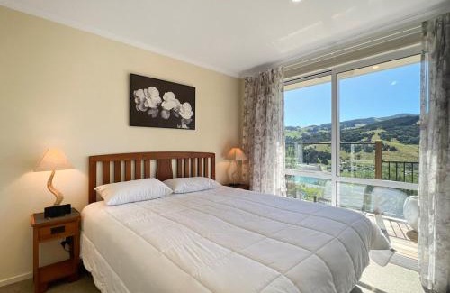 Akaroa House | Harbour View - 3 Bedroom Retreat