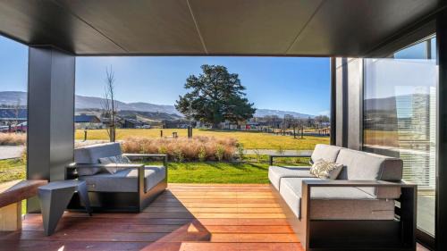 Lowburn House | Harper on Hadley - Cromwell Holiday Home