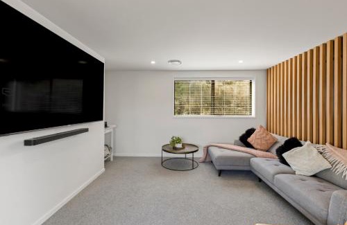Lower Shotover House | Heaven on Noble - Luxury Family Home - Queenstown