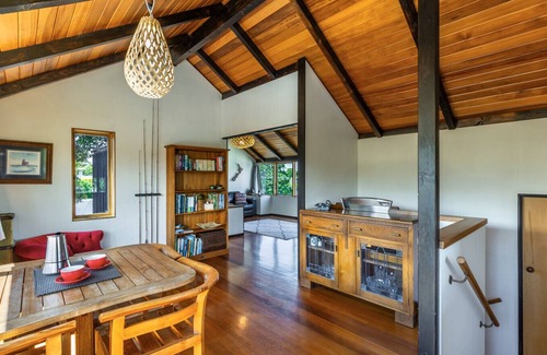 Taupo House | Henry Hill Cottage - The quintessential Kiwi bach