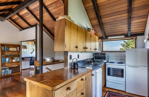 Taupo House | Henry Hill Cottage - The quintessential Kiwi bach