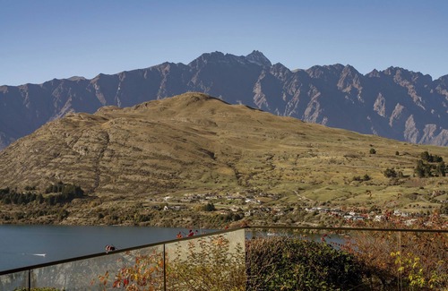 Queenstown House | Hensman House - Queenstown Holiday Home
