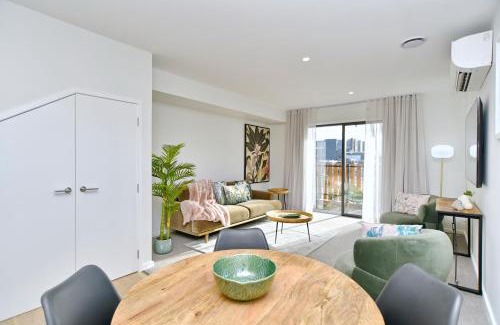 Christchurch City Centre House | Hereford St Apartment - Christchurch Holiday Homes