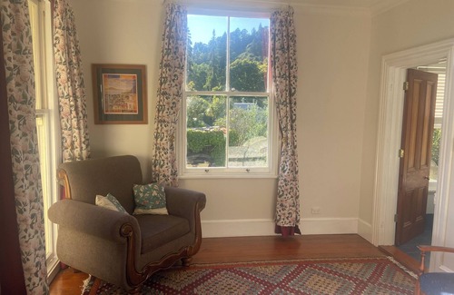 Nelson South Apartment | Heritage apartment attached to character home with pool in central Nelson.