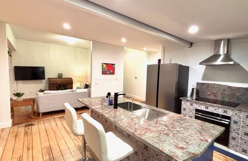 Tauranga House | Heritage Heart, City Smart - 4BR Villa Great Views