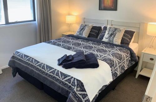 Auckland Central Business District Apartment | Hidden City House - short walk to everything