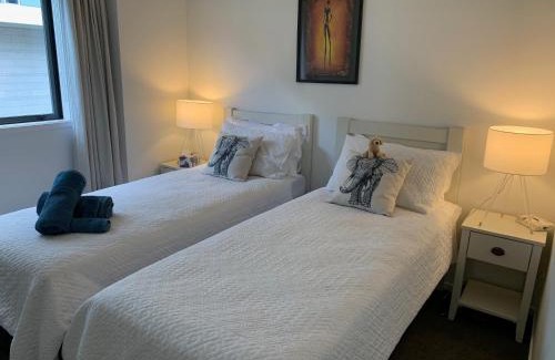 Auckland Central Business District Apartment | Hidden City House - short walk to everything