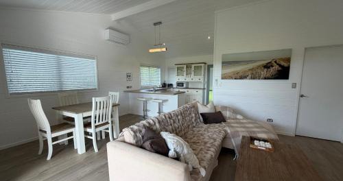 Wairoa House | Hideaway Cottage, Tauranga, so close to Bethlehem & Mount Manganui