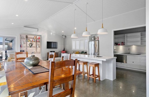Acacia Bay House | Highland House - 5 Star property, Incredible Views, spacious, private, modern, family or groups