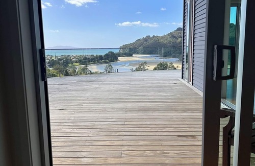 Whangamata House | Hill top sanctuary Whangamata