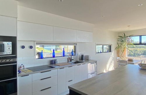 Sumner House | Hillside Beach View Home