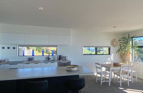 Sumner House | Hillside Beach View Home