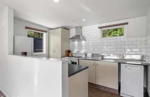 Picton House | Hillside Retreat