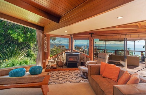 Britannia Heights House | Hilltop Ocean Views - Outdoor Baths & Pool