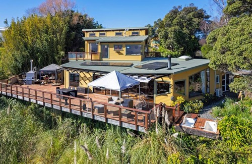 Britannia Heights House | Hilltop Ocean Views - Outdoor Baths & Pool