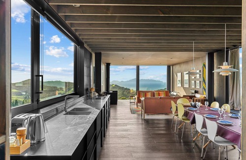 Mangawhai Heads House | Hilltop Spa Vista - Mangawhai Heads Retreat