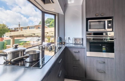 Lynmore House | Hilton Holiday - Spa Pool, Sleeps 14, Pets OK