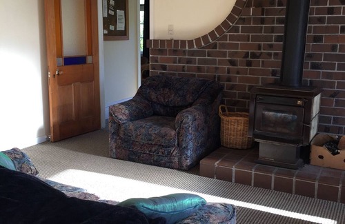 Reefton House | Historic Family Villa . Listen to the birds and river!