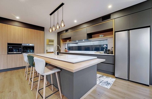 Hobsonville House | Hobsonville Family 5BR Sanctuary with Waterviews