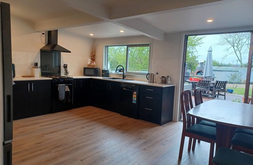 Mangakino House | Home in Mangakino (3 mins Walk to Lake Maraetai)