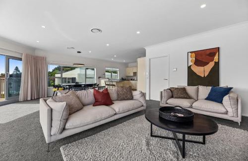 Mount Maunganui House | Home Sweet Home - Mt Maunganui Holiday Home