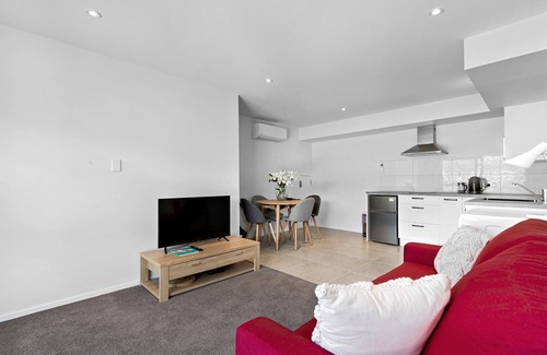 Frankton House | Home with great views, perfect for families or groups.
