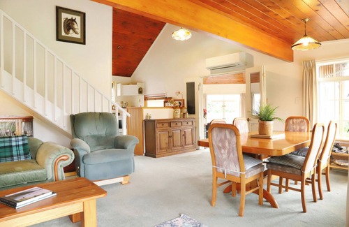 Whangamata House | Hosts on the Coast Moana Anu Cottage