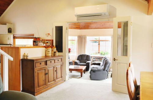 Whangamata House | Hosts on the Coast Moana Anu Cottage