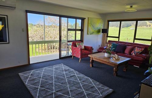 Whenuakite House | Hot Water Beach Farm Stay