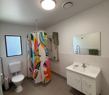 Onerahi Apartment | House in Restful Setting