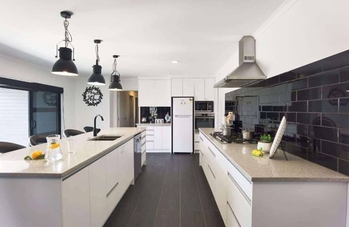 Rotorua House | House of Hope - Spa Pool, Sleeps 12