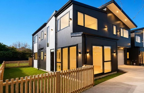 Somerville House | Howick New Builds, Walk to Shops